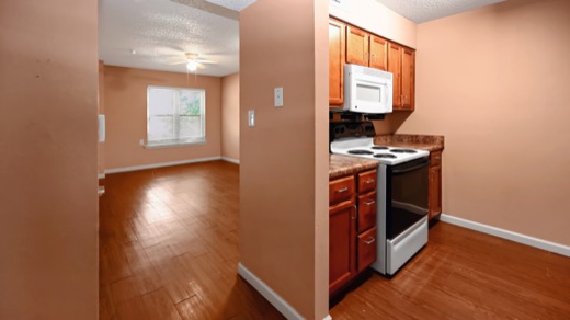 Inglewood Manor photo 9